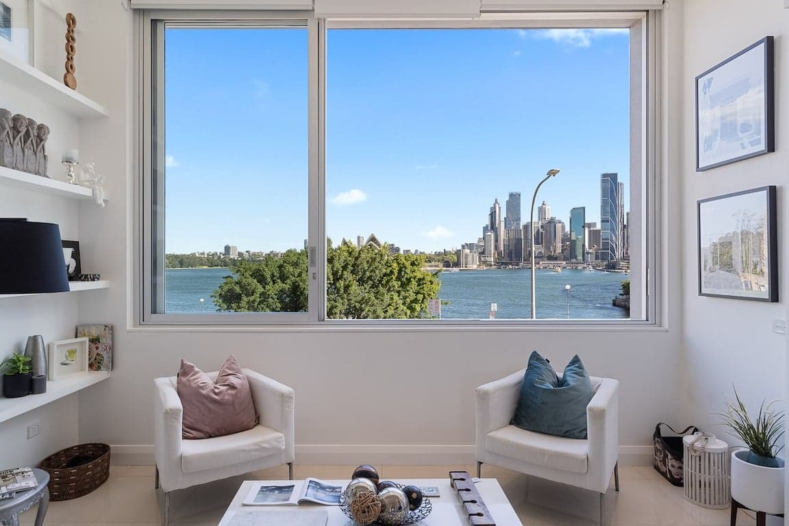 Furnished 2 Bedroom House in Kirribilli