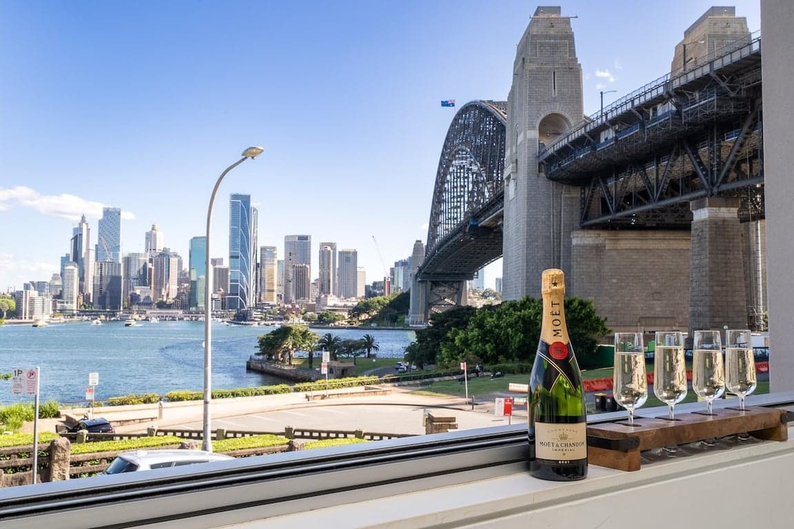 Furnished 2 Bedroom House in Kirribilli