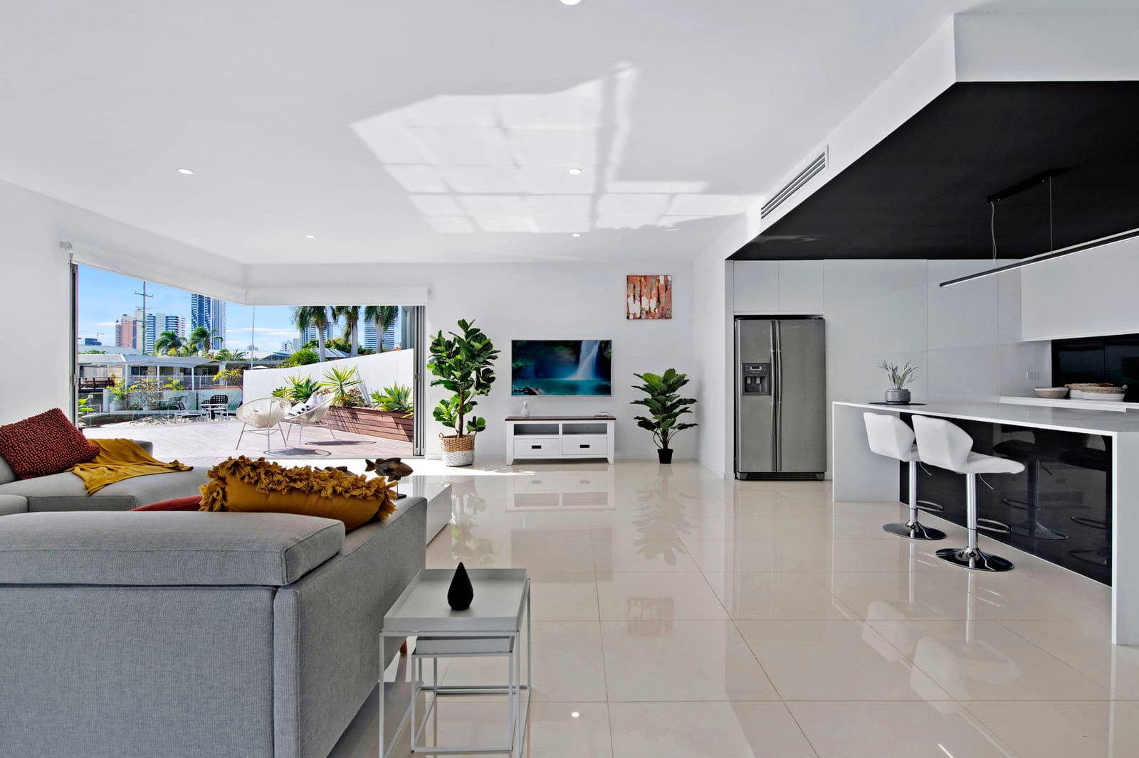 Furnished 5 Bedroom House in Broadbeach Waters
