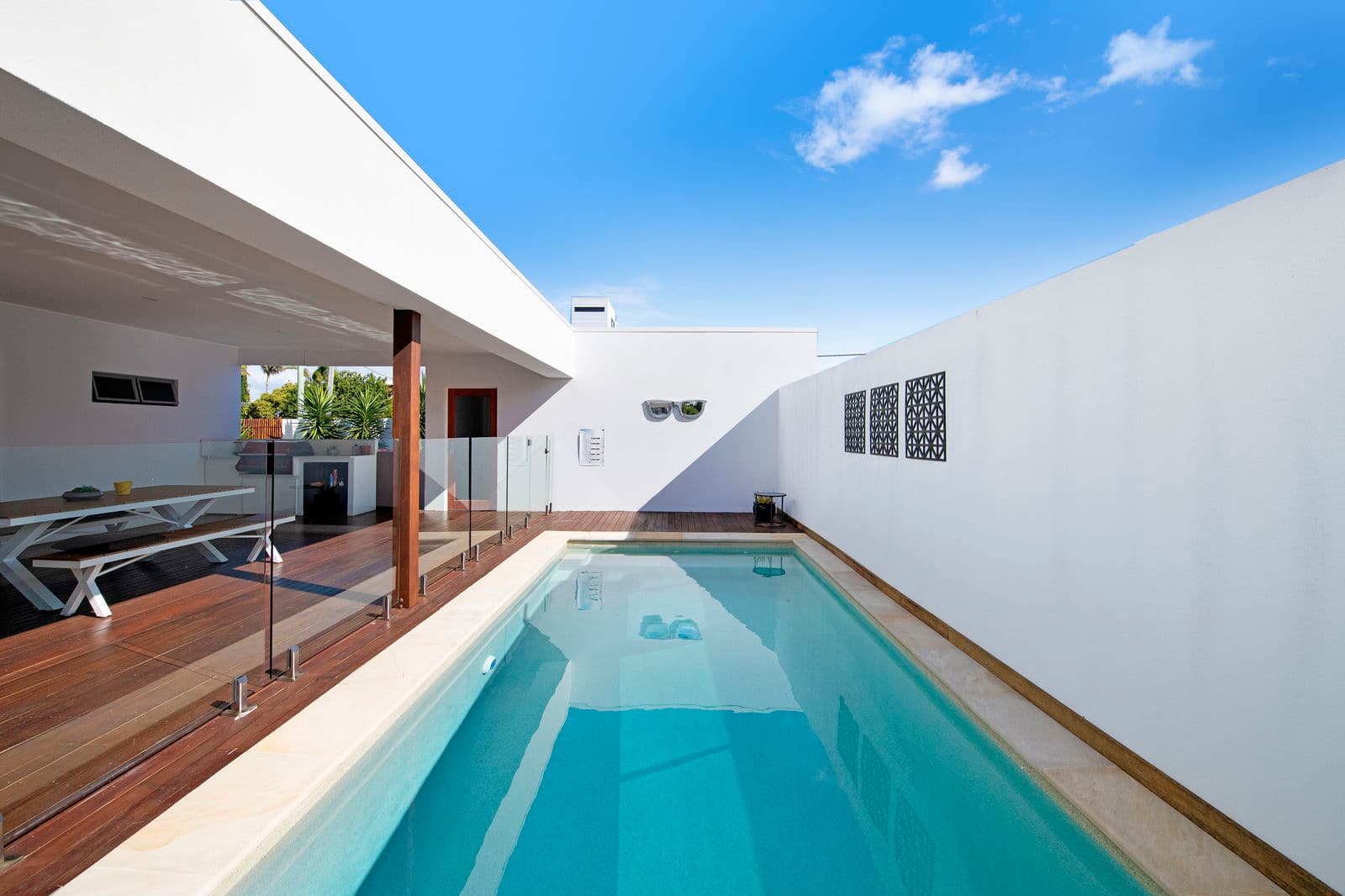 Furnished 5 Bedroom House in Broadbeach Waters