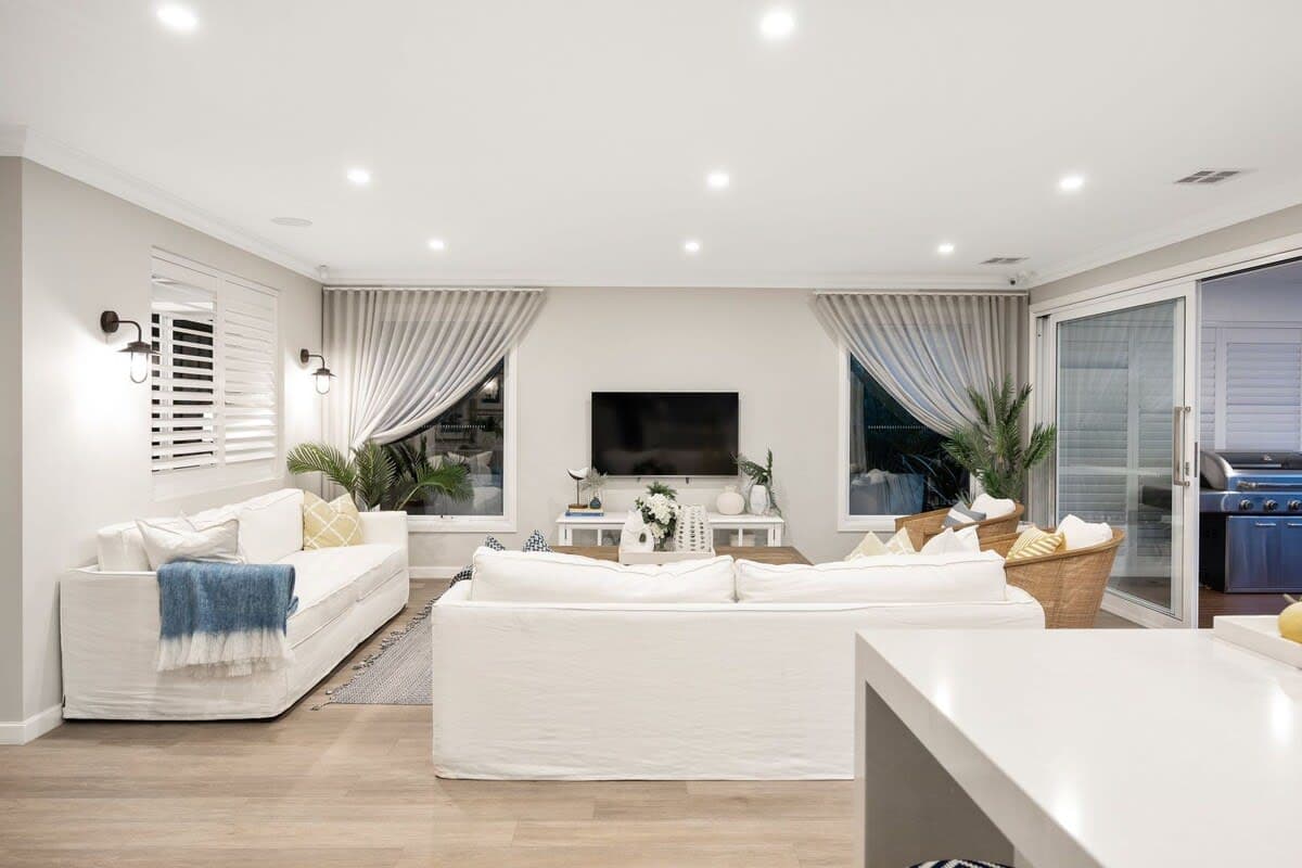 Furnished 4 Bedroom House in Werribee