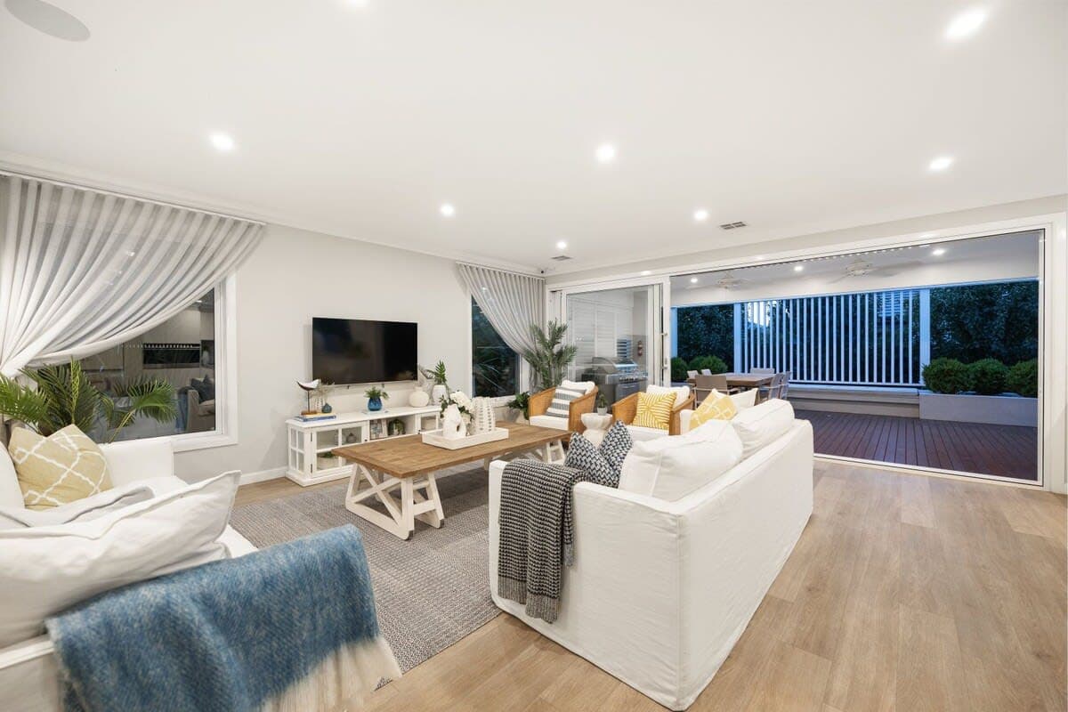 Furnished 4 Bedroom House in Werribee