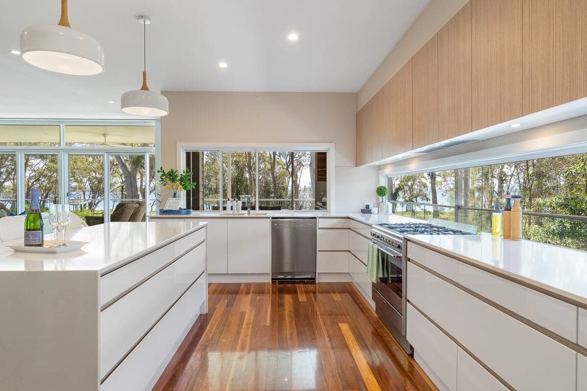 Furnished 4 Bedroom House in Murrays Beach