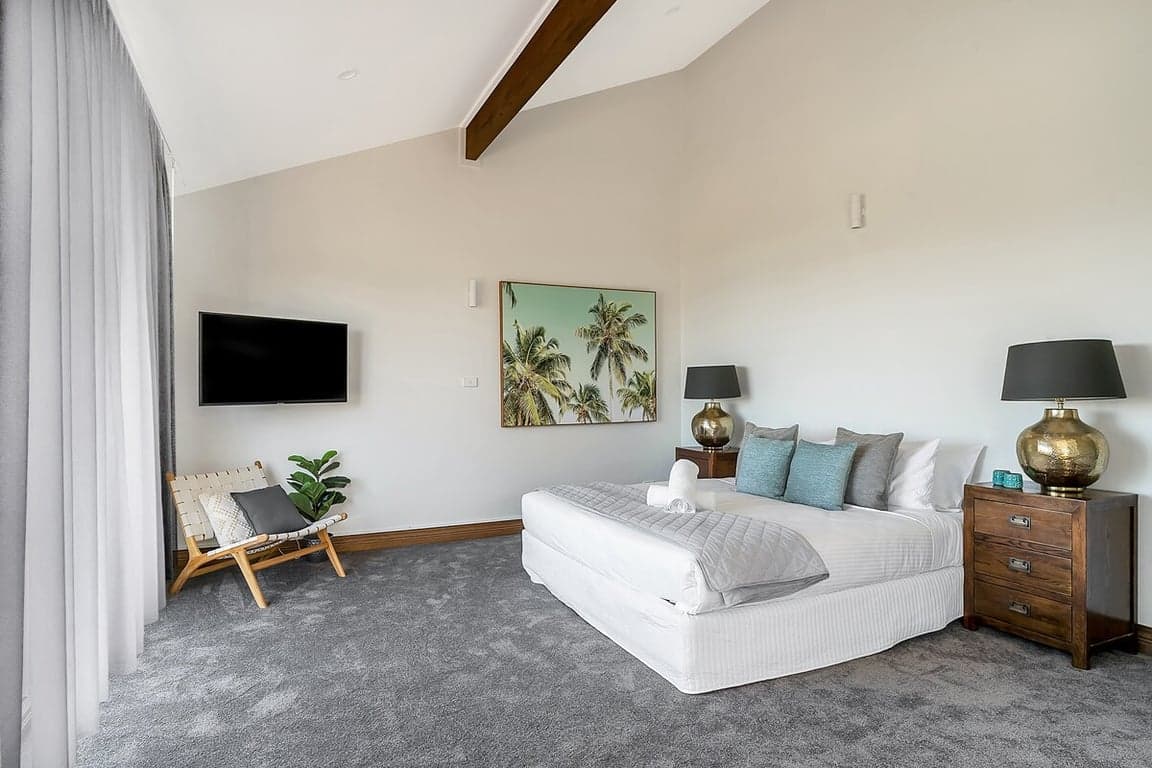 Furnished 6 Bedroom House in Kiama Downs