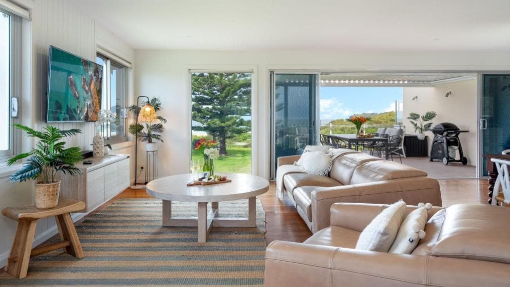 Furnished 6 Bedroom House in Kiama Downs