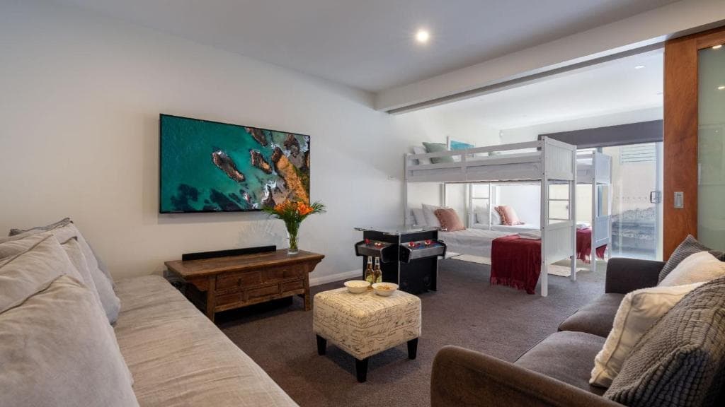 Furnished 6 Bedroom House in Kiama Downs
