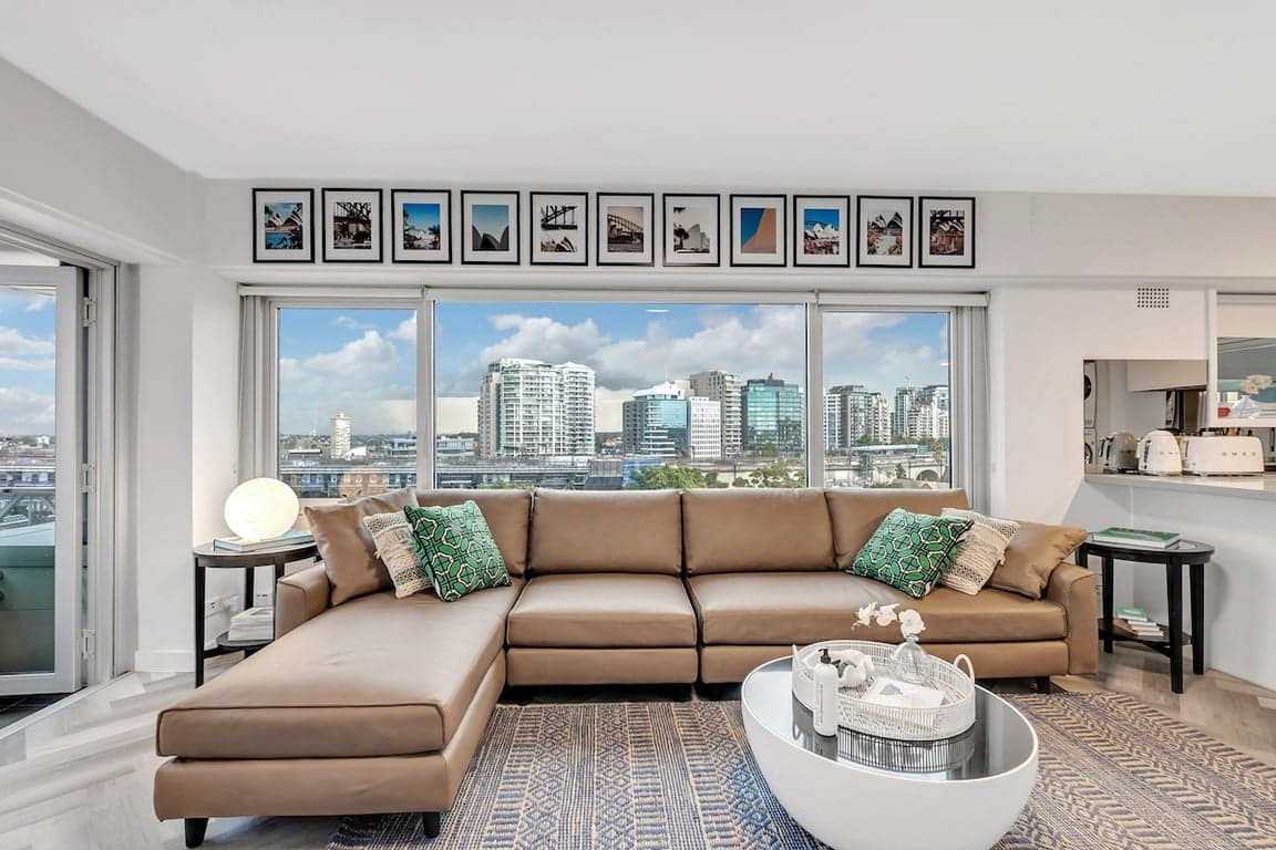 Furnished 2 Bedroom House in Kirribilli