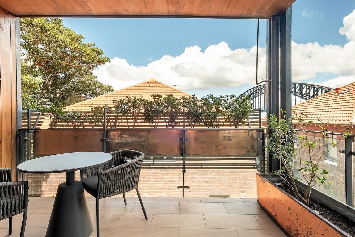 Furnished 2 Bedroom House in Kirribilli