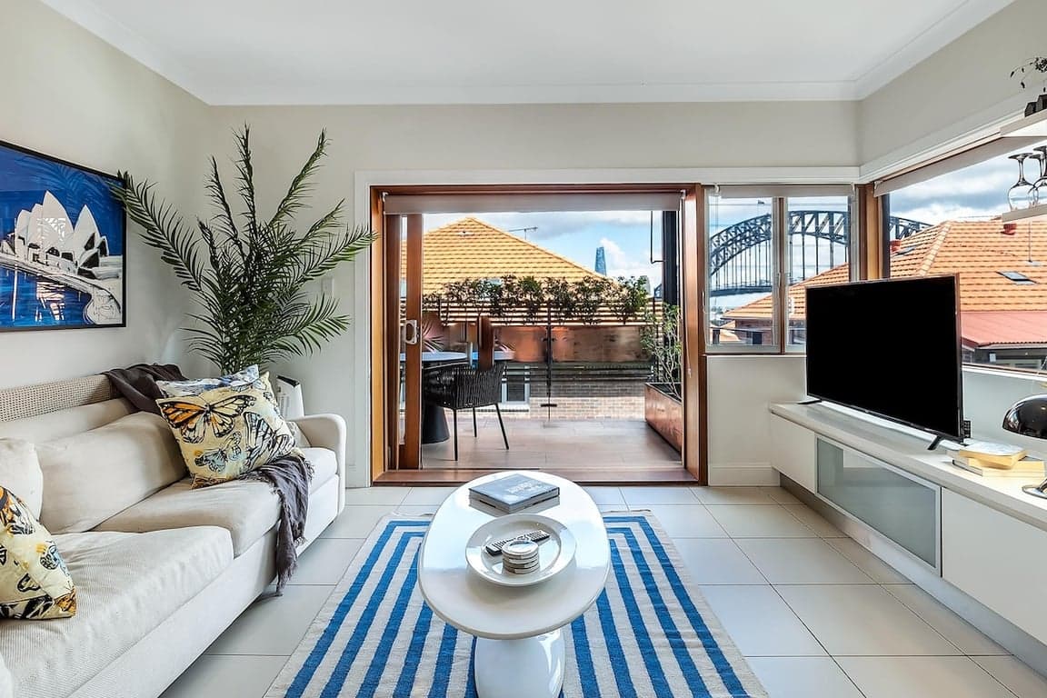 Furnished 2 Bedroom House in Kirribilli