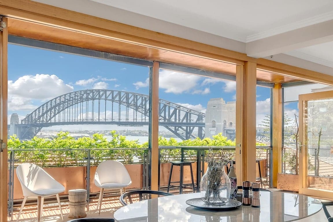 Furnished 3 Bedroom House in Kirribilli