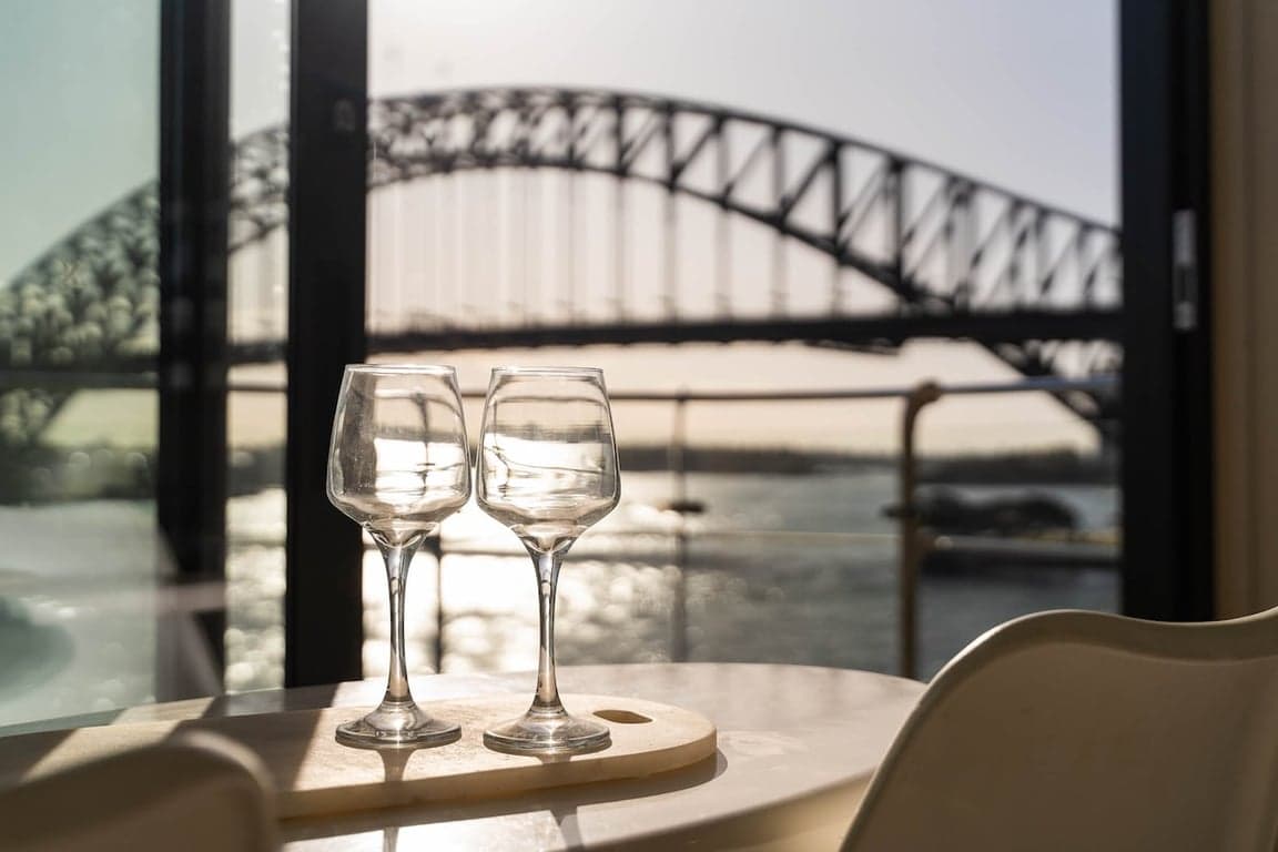 Furnished 2 Bedroom House in Kirribilli