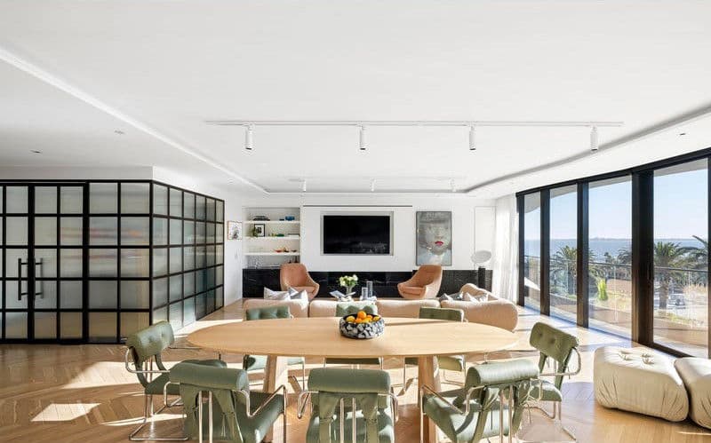Furnished 3 Bedroom Apartment in St Kilda