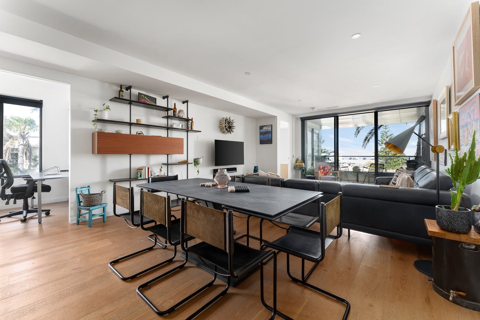 Furnished 2 Bedroom House in St Kilda