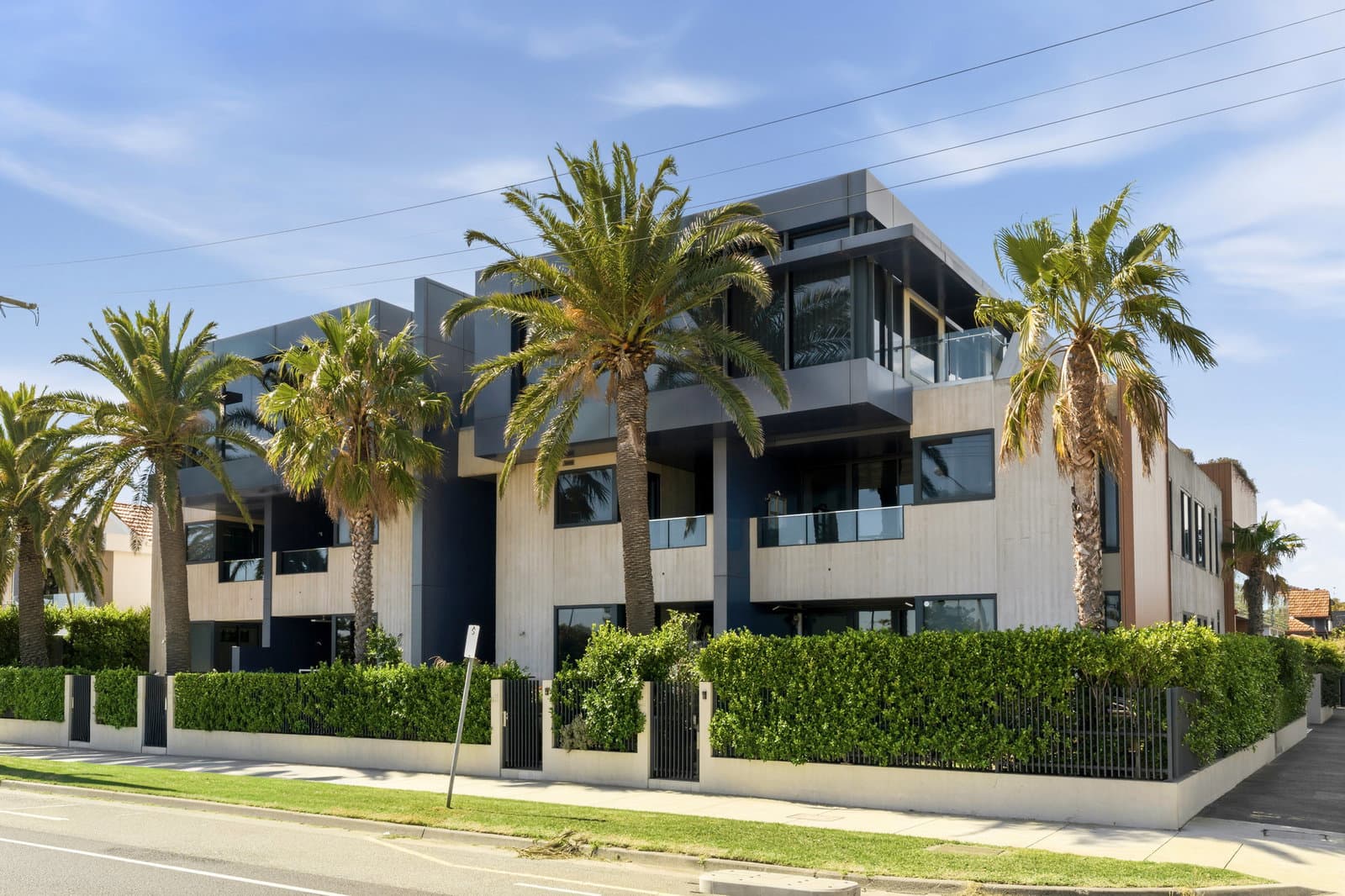 Furnished 2 Bedroom House in St Kilda