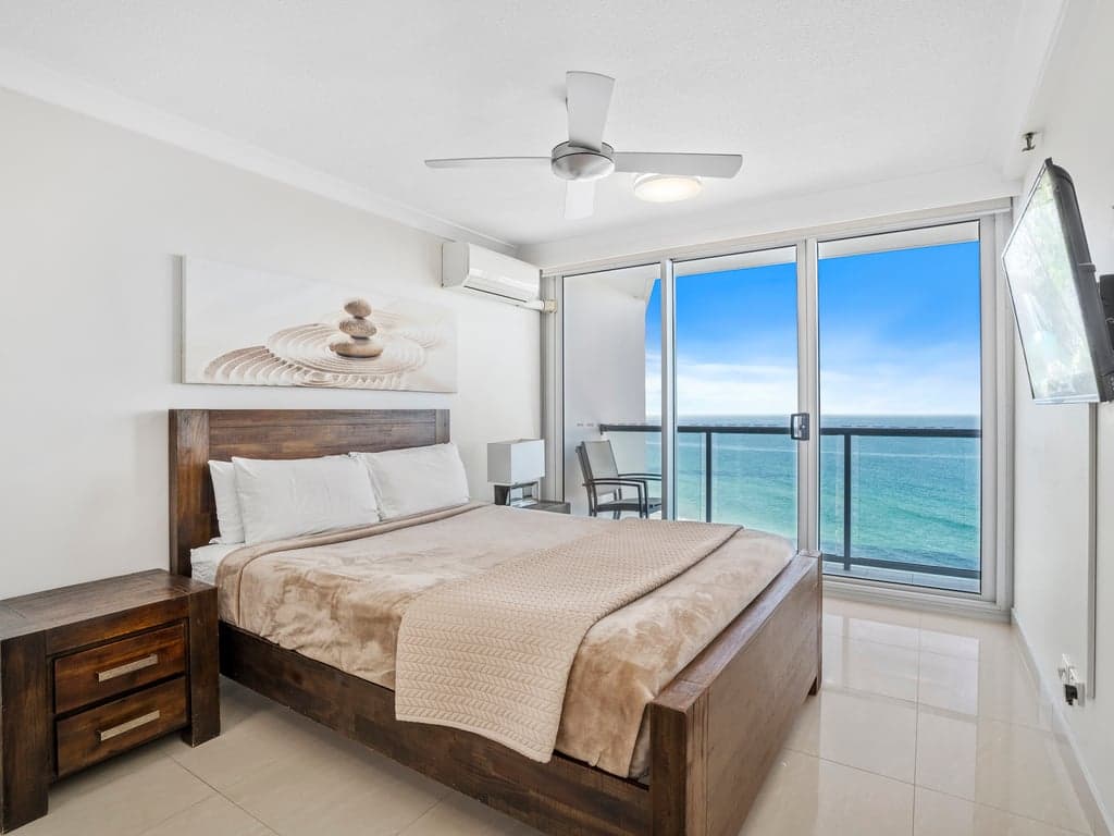 Furnished 2 Bedroom House in Surfers Paradise