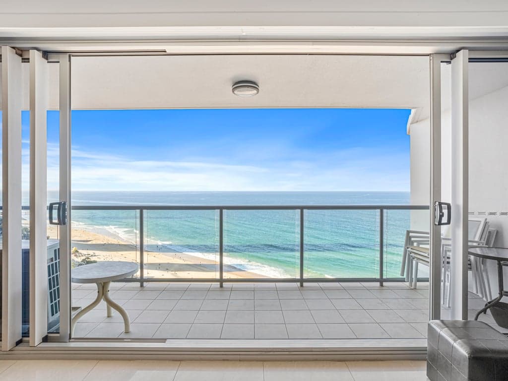 Furnished 2 Bedroom House in Surfers Paradise