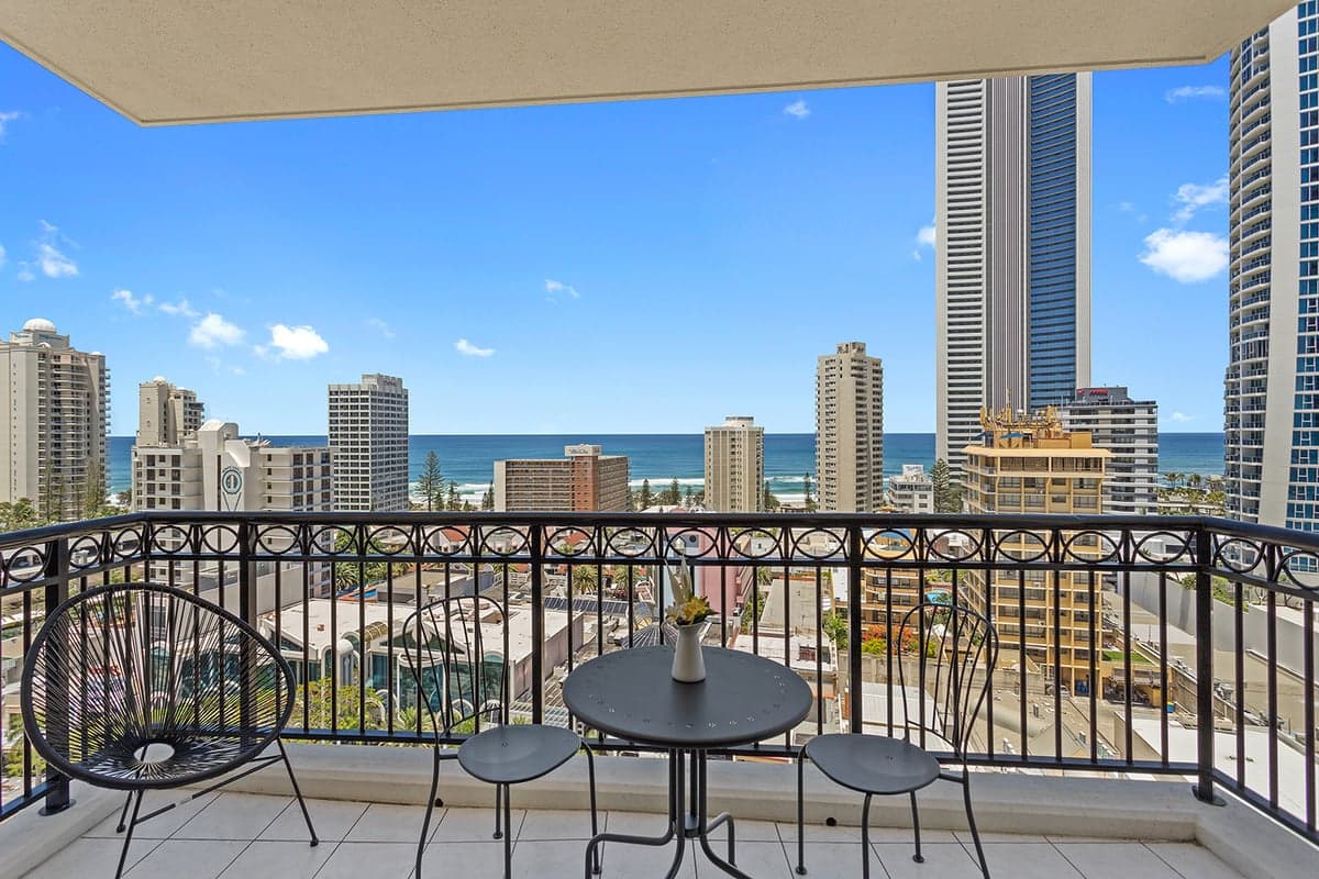 Furnished 2 Bedroom House in Surfers Paradise