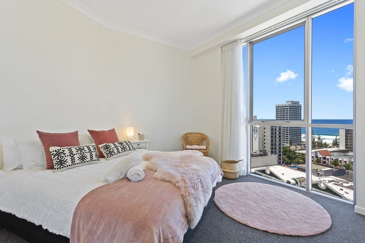 Furnished 2 Bedroom House in Surfers Paradise
