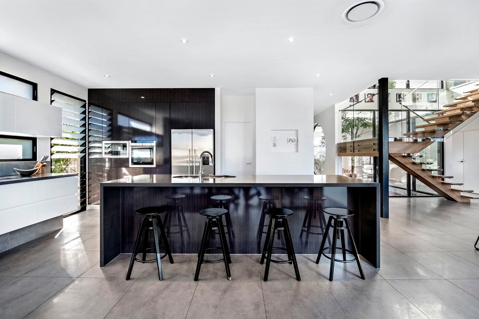 Furnished 5 Bedroom House in Broadbeach Waters