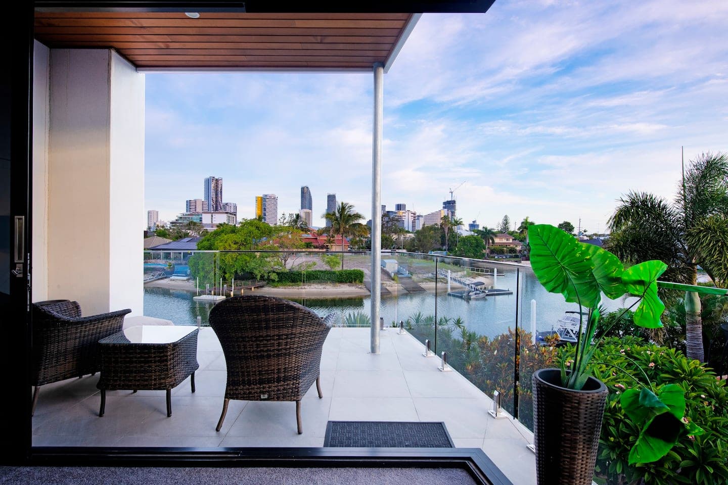 Furnished 5 Bedroom House in Broadbeach Waters