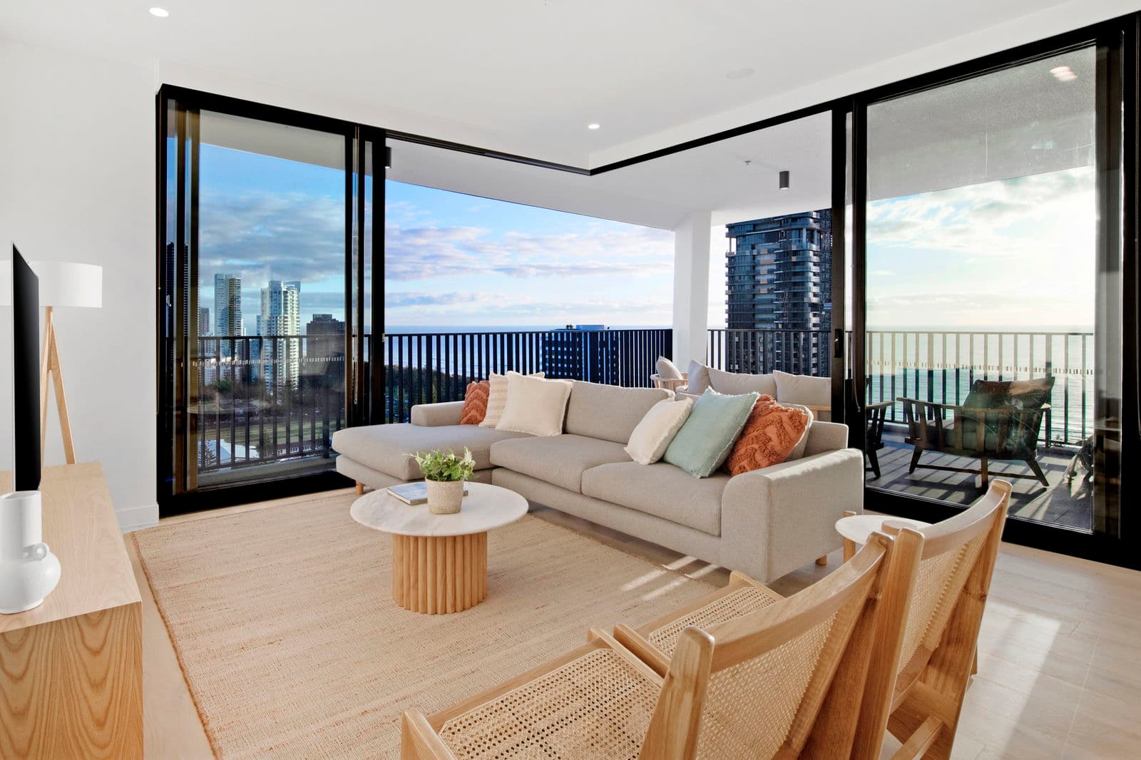 Furnished 3 Bedroom Apartment in Mermaid Beach