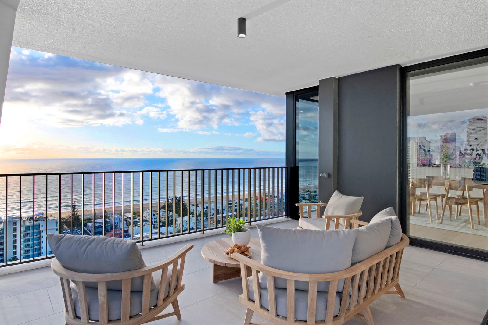Furnished 3 Bedroom Apartment in Mermaid Beach