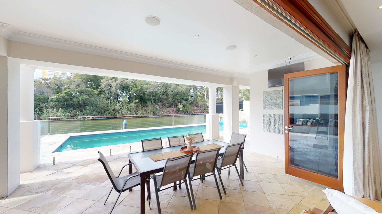 Furnished 6 Bedroom House in Broadbeach Waters