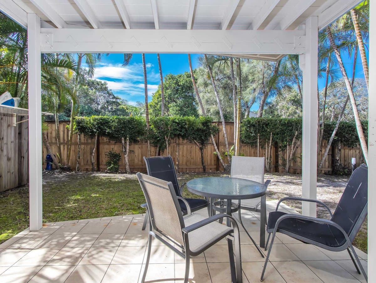 Furnished 2 Bedroom House in Hastings Point