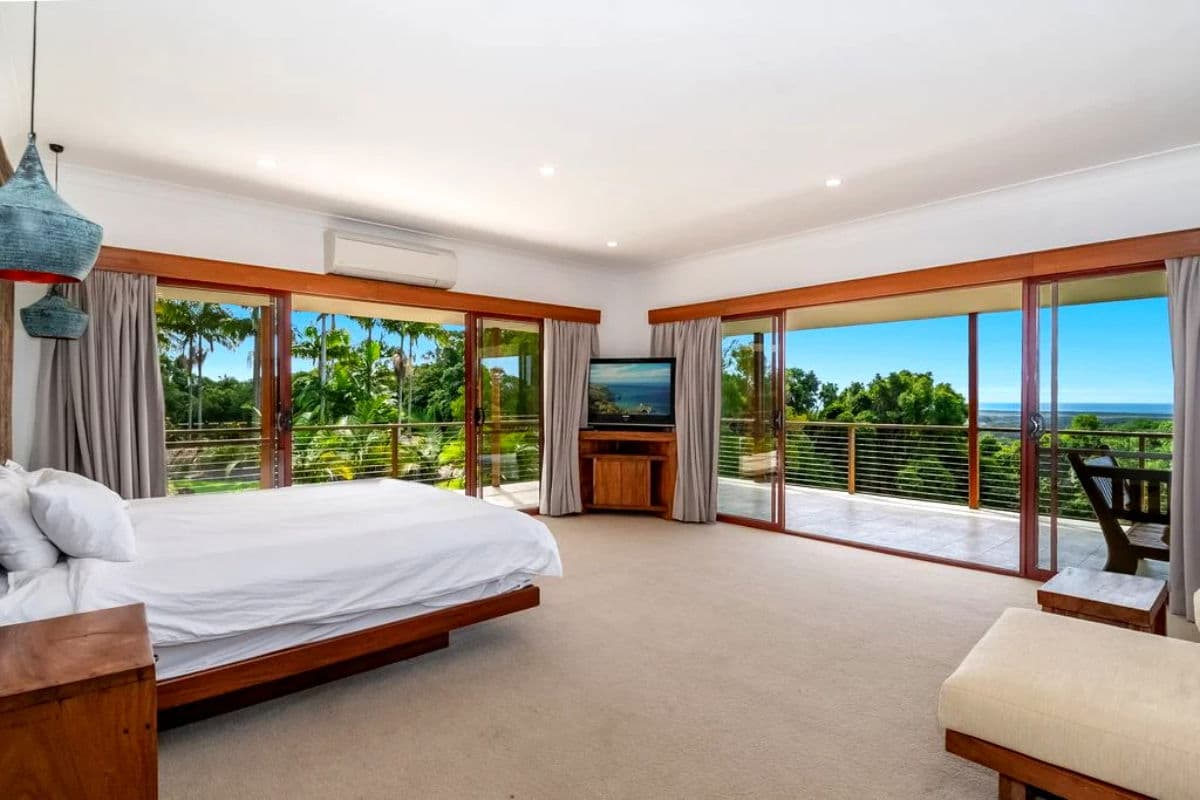 Furnished 9 Bedroom Villa in McLeods Shoot