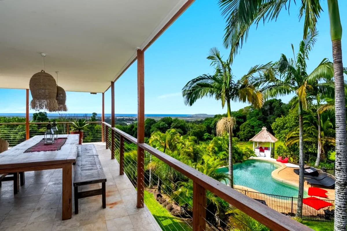Furnished 9 Bedroom Villa in McLeods Shoot