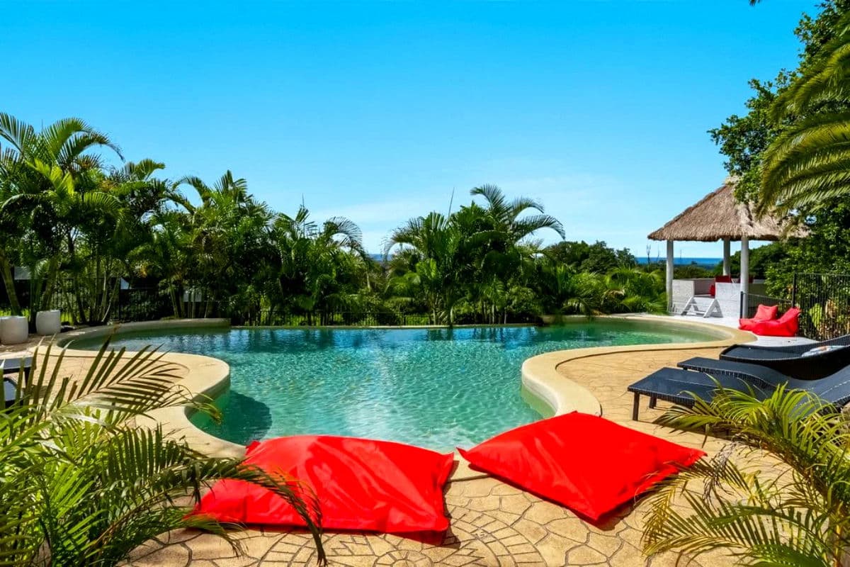 Furnished 9 Bedroom Villa in McLeods Shoot