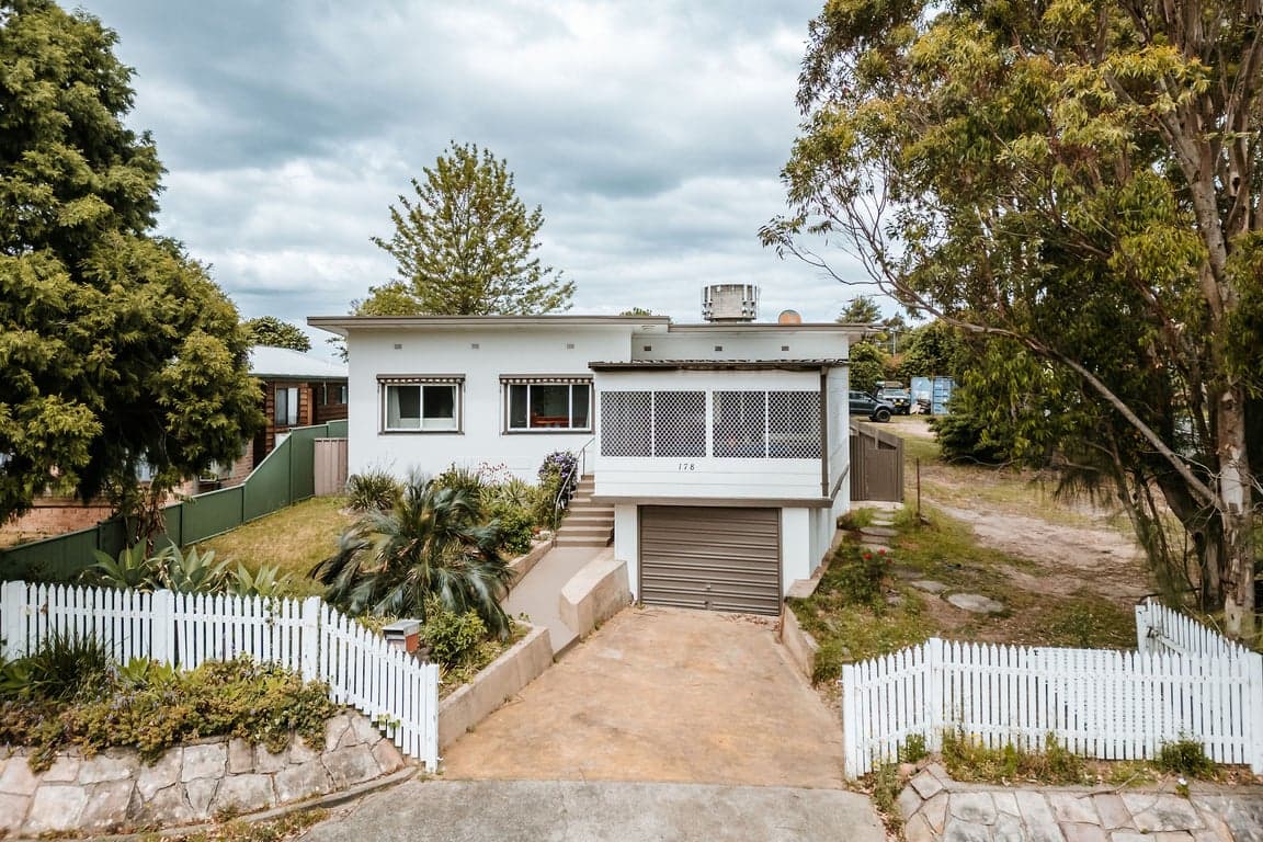 Furnished 3 Bedroom House in Nowra