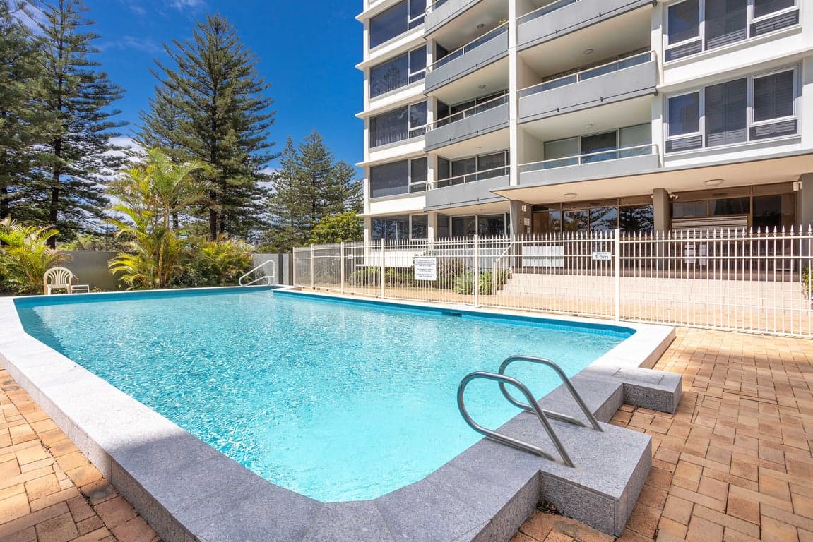 Furnished 3 Bedroom House in Burleigh Heads