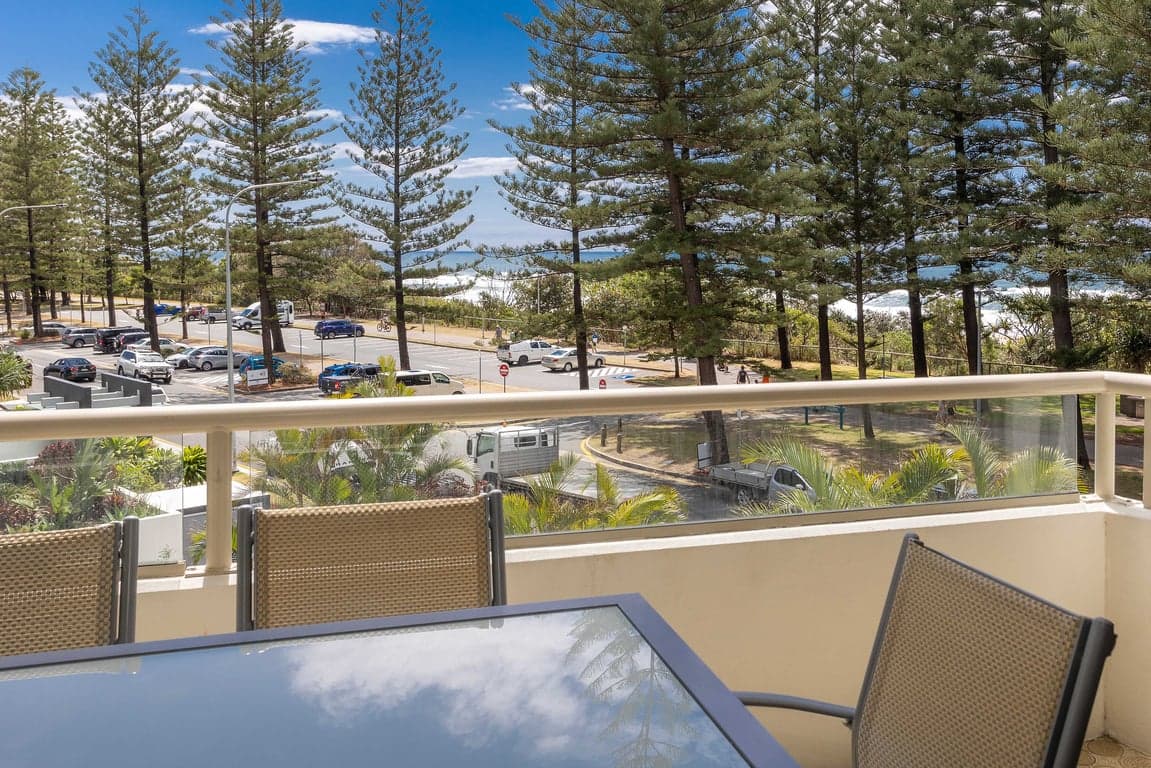 Furnished 3 Bedroom House in Burleigh Heads