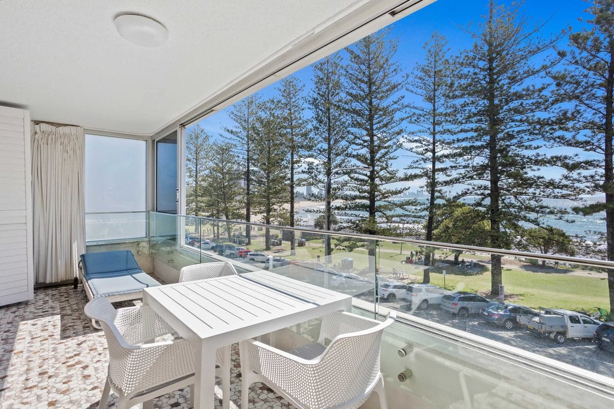 Furnished 2 Bedroom House in Burleigh Heads