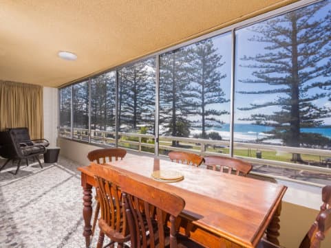 Furnished 2 Bedroom House in Burleigh Heads