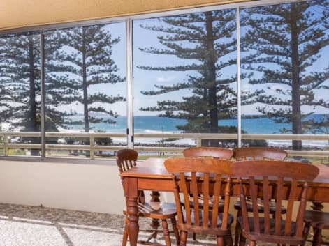 Furnished 2 Bedroom House in Burleigh Heads