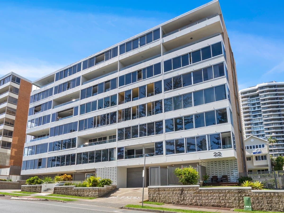Furnished 2 Bedroom House in Burleigh Heads