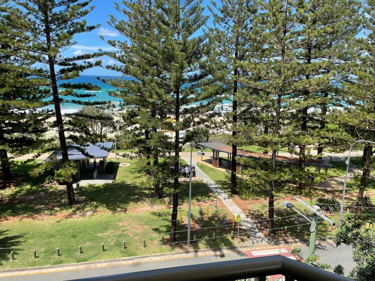 Furnished 2 Bedroom House in Burleigh Heads