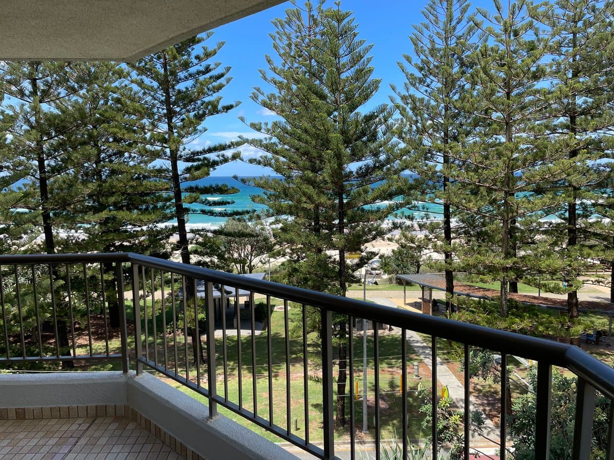 Furnished 2 Bedroom House in Burleigh Heads