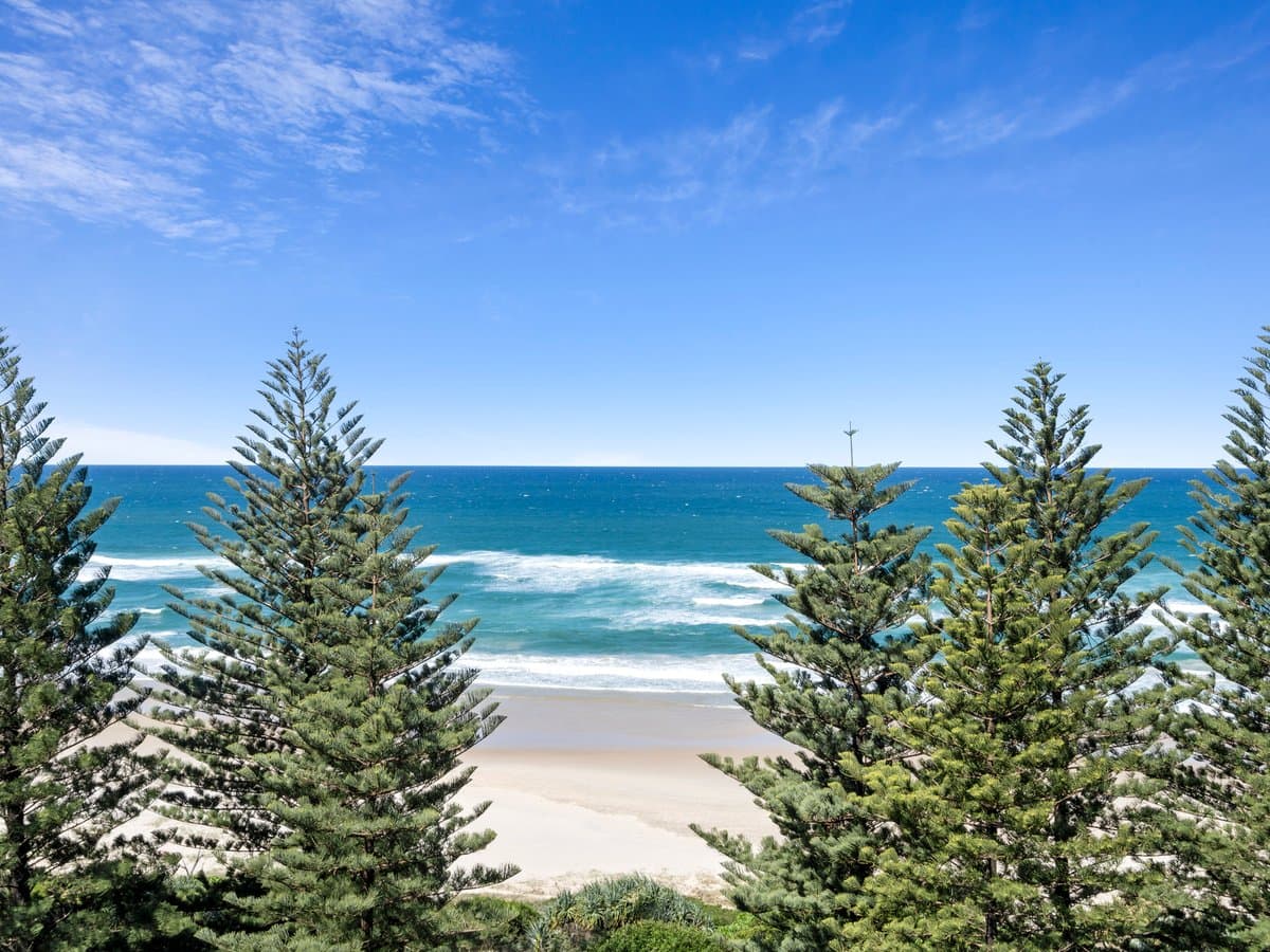 Furnished 2 Bedroom House in Burleigh Heads