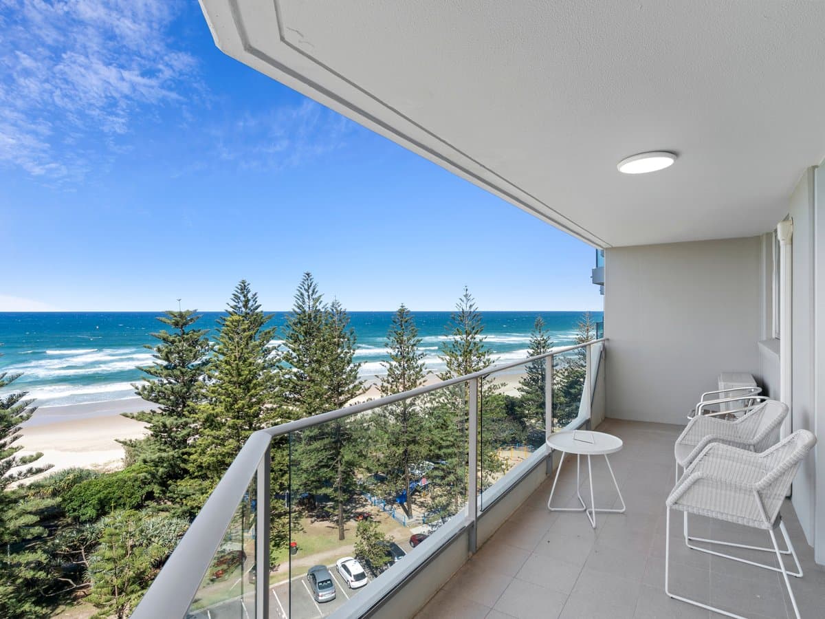 Furnished 2 Bedroom House in Burleigh Heads