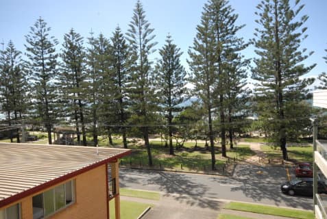 Furnished 2 Bedroom House in Burleigh Heads