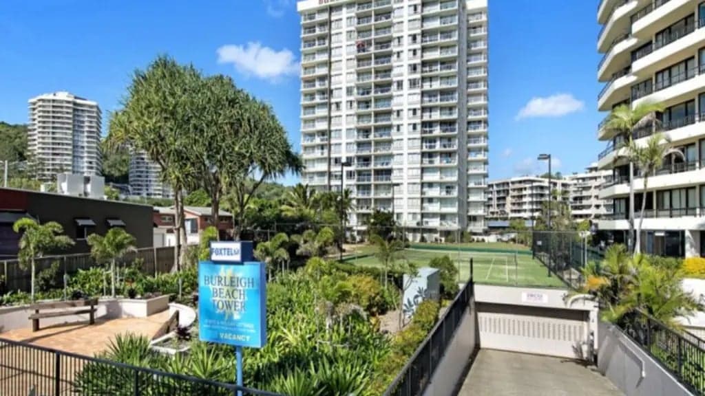 Furnished 2 Bedroom House in Burleigh Heads