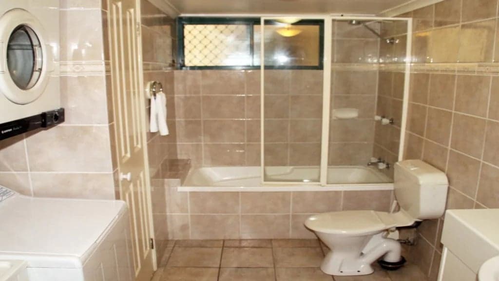 Furnished 2 Bedroom House in Burleigh Heads