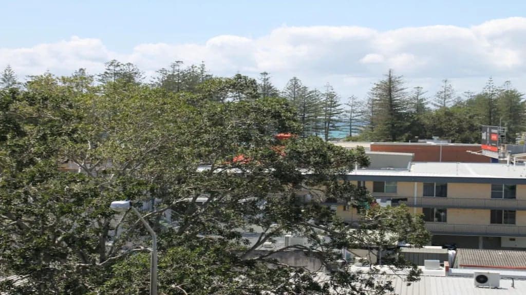 Furnished 1 Bedroom House in Burleigh Heads