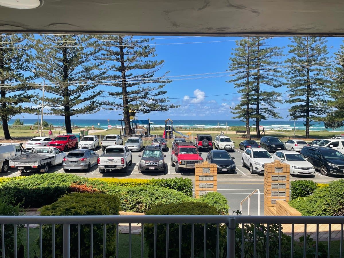 Furnished 2 Bedroom House in Mermaid Beach
