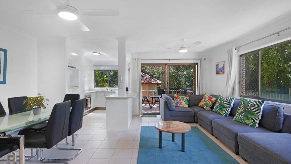 Furnished 2 Bedroom House in Mermaid Beach