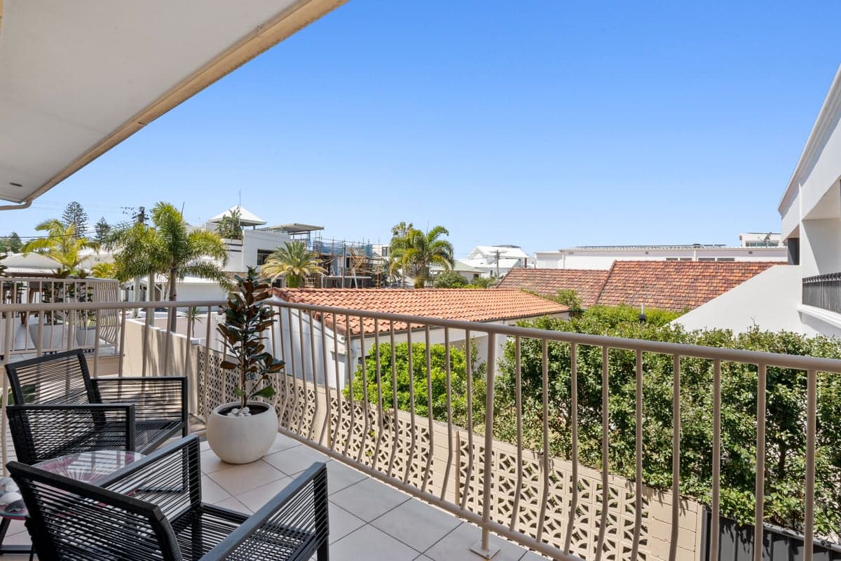 Furnished 2 Bedroom House in Mermaid Beach
