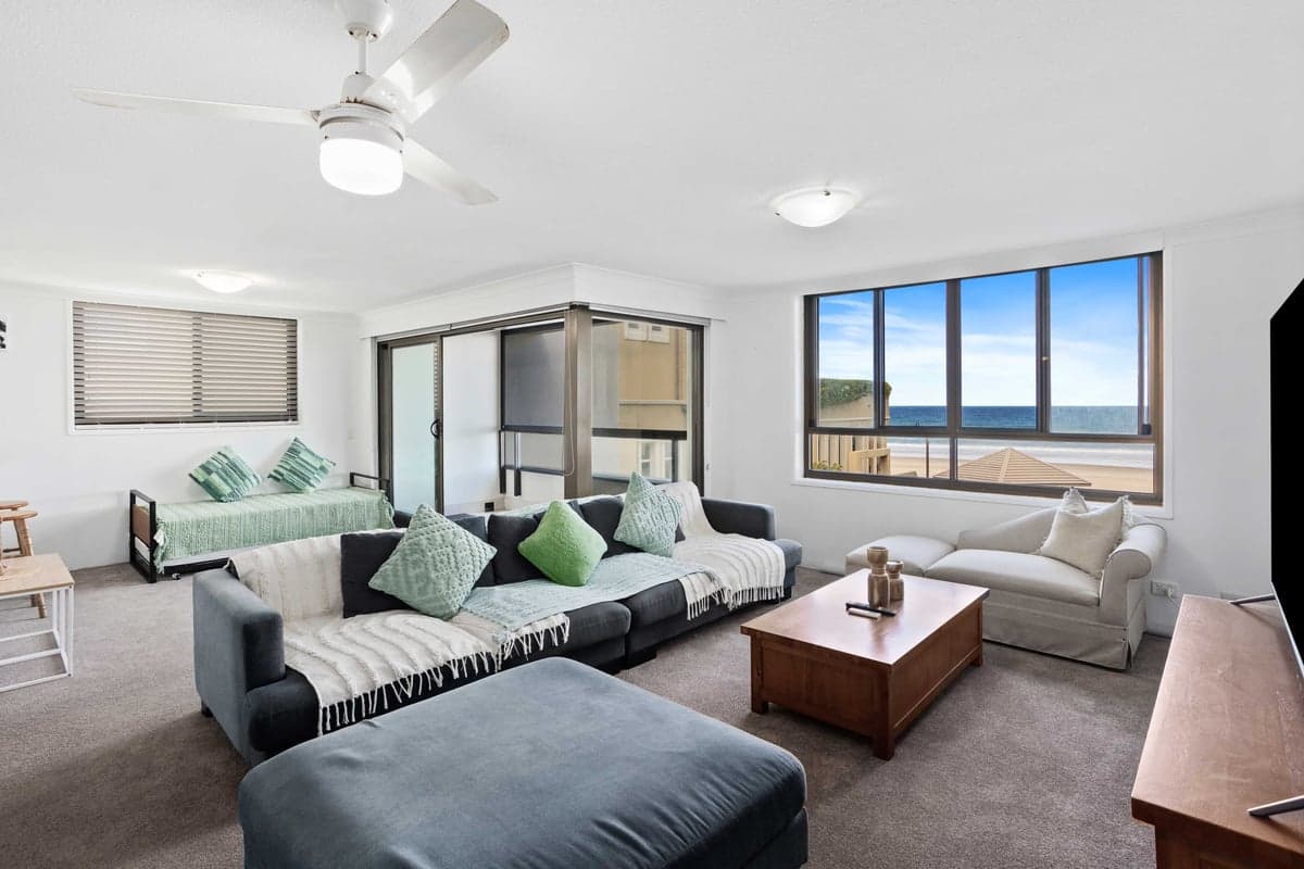 Furnished 3 Bedroom House in Mermaid Beach